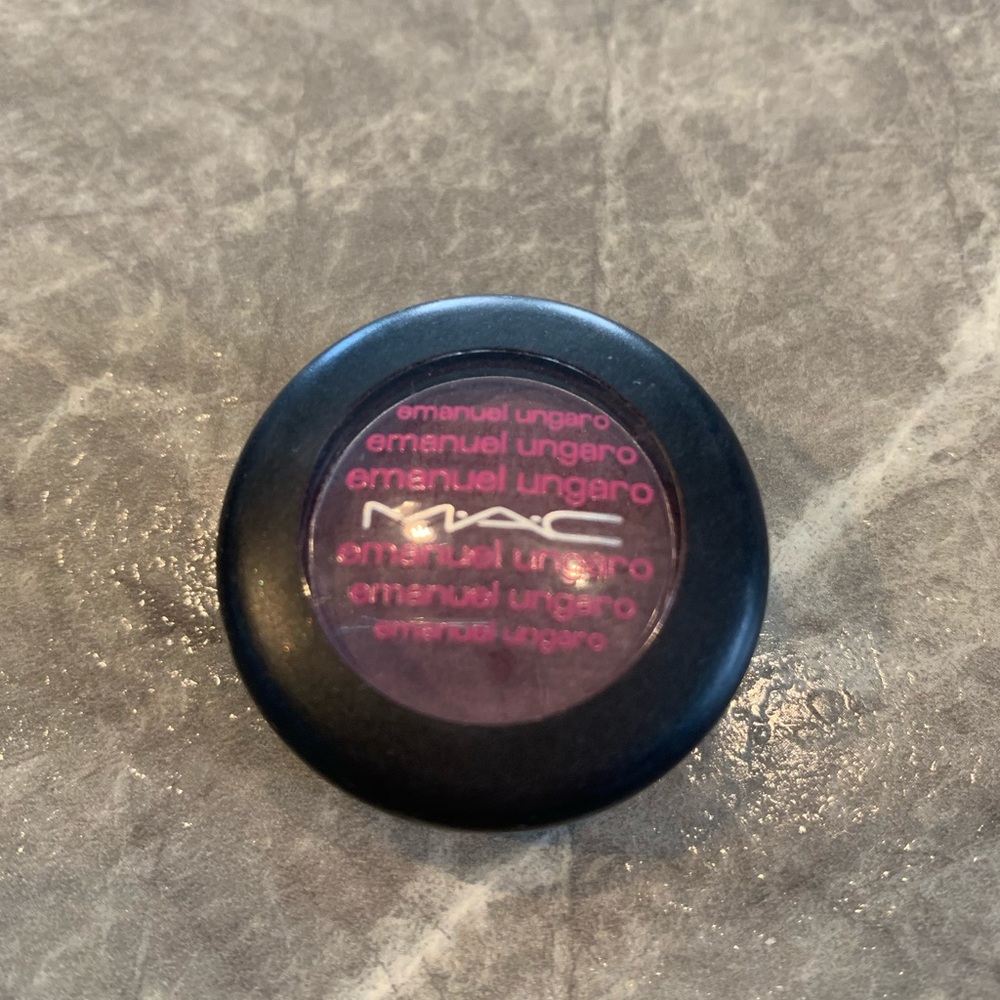 MAC Emanuel Ungaro limited ed Lilac eyeshadow